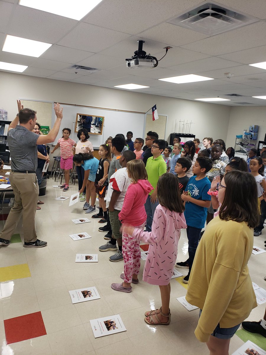 MoralesHawk5's tweet photo. Thank you @RedCross Bexar County for our emergency preparedness and #pillowcaseproject presentation.  @NISDHoffmann https://t.co/QPngLbw0ph