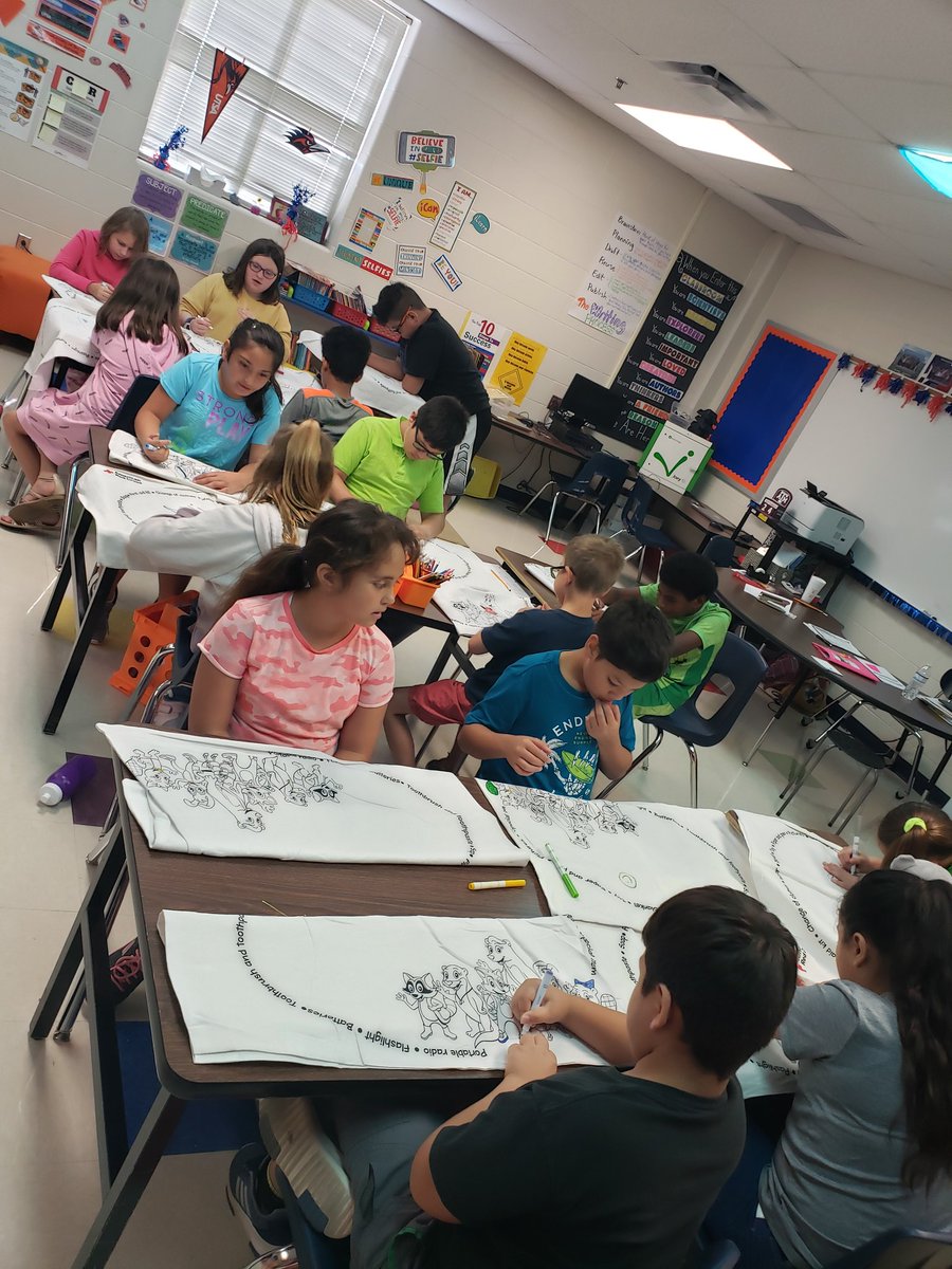 MoralesHawk5's tweet photo. Thank you @RedCross Bexar County for our emergency preparedness and #pillowcaseproject presentation.  @NISDHoffmann https://t.co/QPngLbw0ph