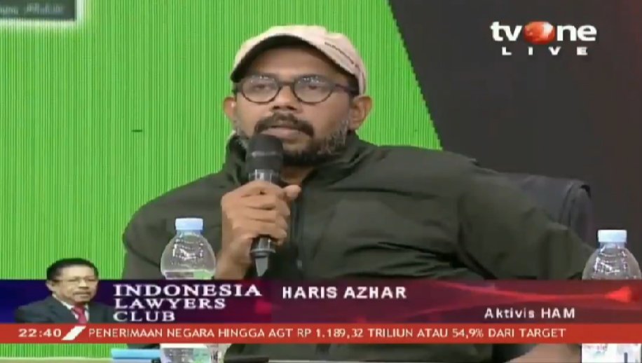 rasyaneo_'s tweet photo. "Buat polisi, mahasiswa yang aksi jangan dikejar. Mahasiswa mau menyampaikan aspirasi, bukan mau kejar-kejaran."
-Haris Ahzar
#HidupMahasiswa 
#TolakRUUKUHP #ILCKontroversiRKUHP https://t.co/9jwzwGxHBS