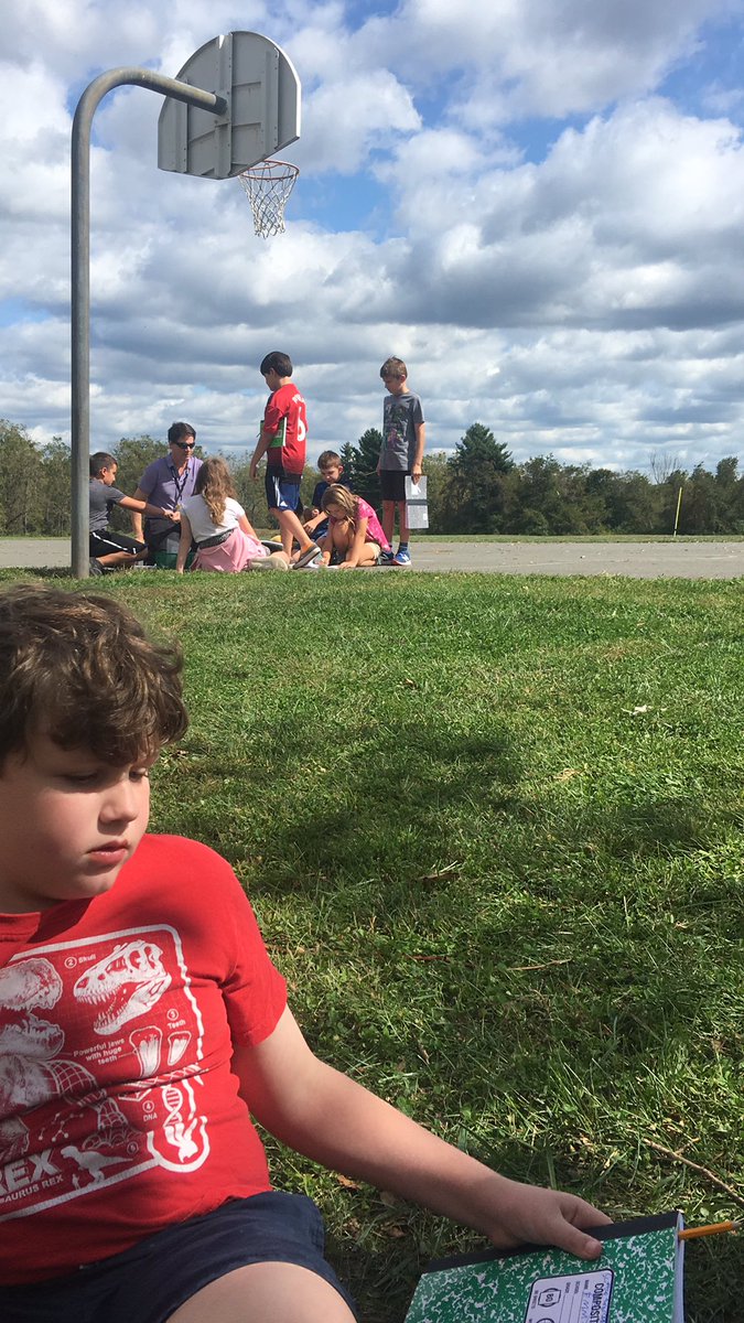 belf48's tweet photo. Outdoor sound stations on a beautiful day. #beartavernpride https://t.co/rycBrzTy83