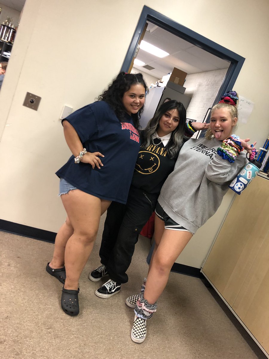 MackennaParker's tweet photo. Tik Tok Tuesday @ big blue 🤩🤩 @BigBlue_SC #BigBlueOneTheMove #vscogirl #Egirls https://t.co/PAG0XdOgv6
