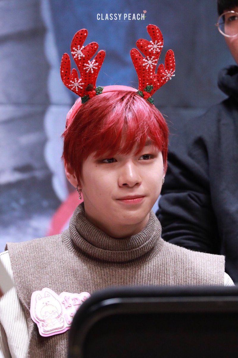 classypeach1210's tweet photo. Christmas is coming🦌❤️
#강다니엘 #KangDaniel https://t.co/uHnDWpHGUw