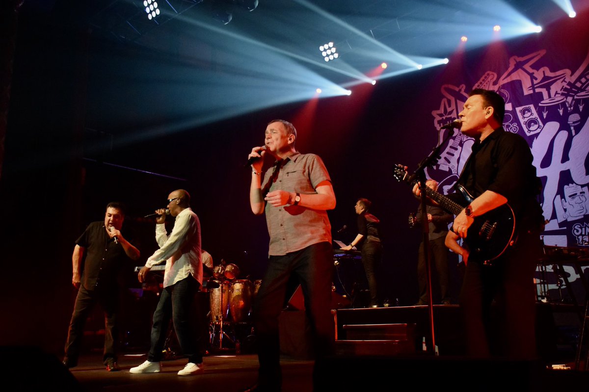 A few pics from our kicking show at the <a href="/OlympiaMontreal/">L'Olympia</a> more pics on our Facebook page facebook.com/267046415289/p…

📸 <a href="/MattMC40/">Matt Campbell</a> 

#UB40 #Reggae #Music #Montreal #Quebec #Canada #ForTheMany #40thanniversary