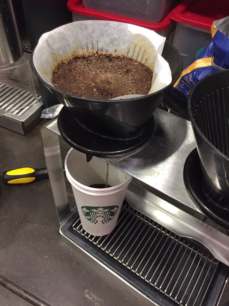 MarkLaskowski6's tweet photo. I’m Learning today all about pour overs and delivering incredible Starbucks taste today at 1543! @erlove92 https://t.co/HK7yrOXI10