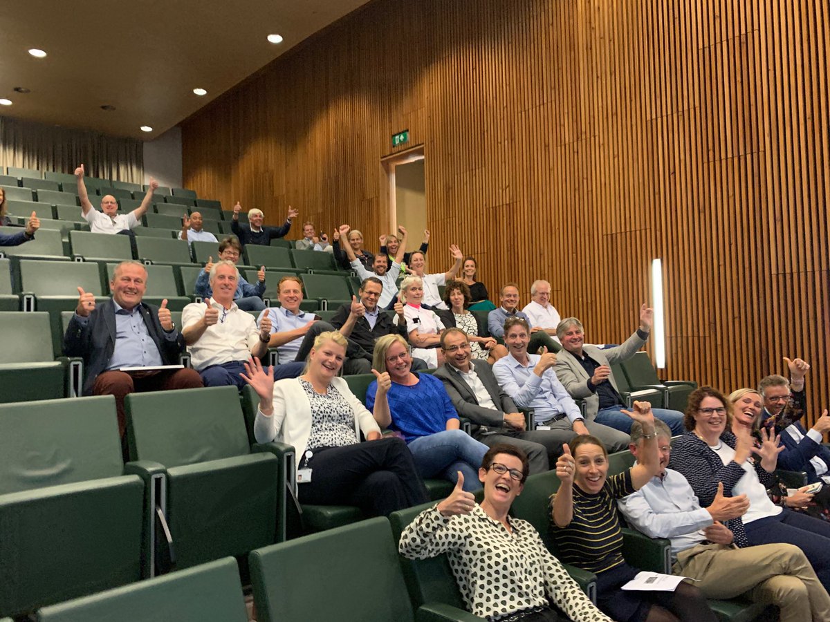 sophiaderooij's tweet photo. Ook de medisch managers en bedrijfsmanagers van ⁦@ziekenhuisMST⁩ zijn enorm blij met het winnen van de #spitsbrekers ⁦@tubantia⁩ ⁦@BNR⁩ #trotsop https://t.co/ZTtho3TnBq