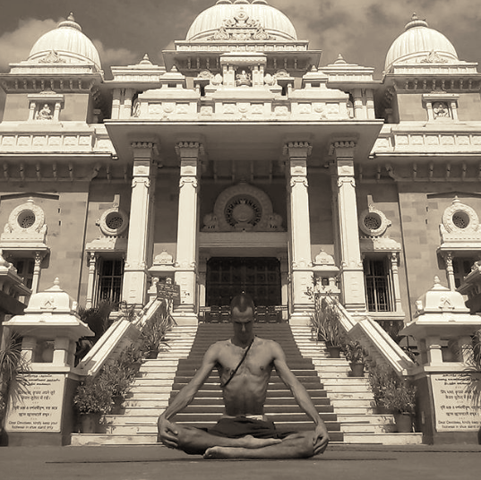 dado_motta's tweet photo. One of the best Yogas in the world. Dado Motta Mandala teaches Yoga and attend personal Yoga Therapy. Certified by "KYM" in Chennai Índia at one of the best courses in the world of yoga, also yoga therapist by the "International Association of Yoga Therapists, certificates! https://t.co/k1hDYFNLoE
