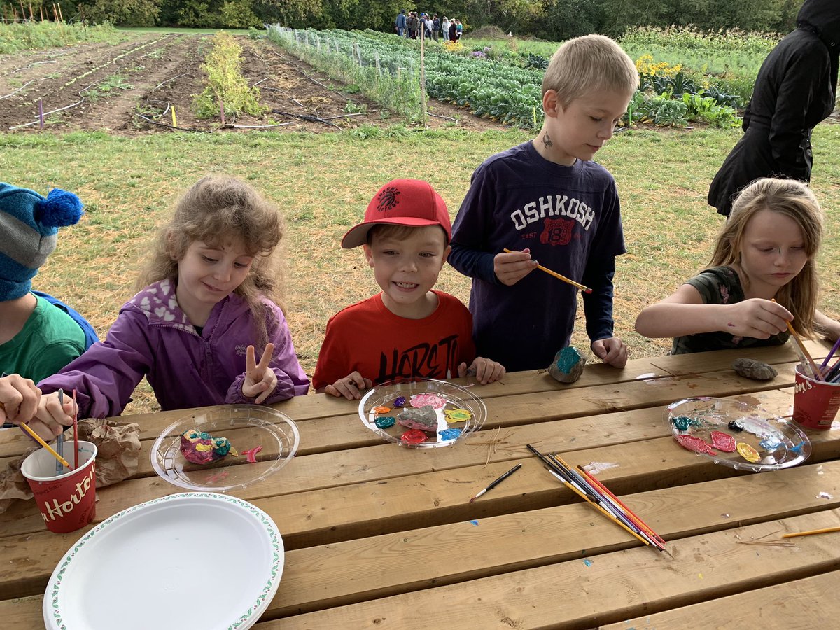 We also enjoyed a scavenger hunt of the garden and some rock painting 🎨 #KAPSknights #makeeverydaycount <a href="/KingAlbertPS/">King Albert PS</a>