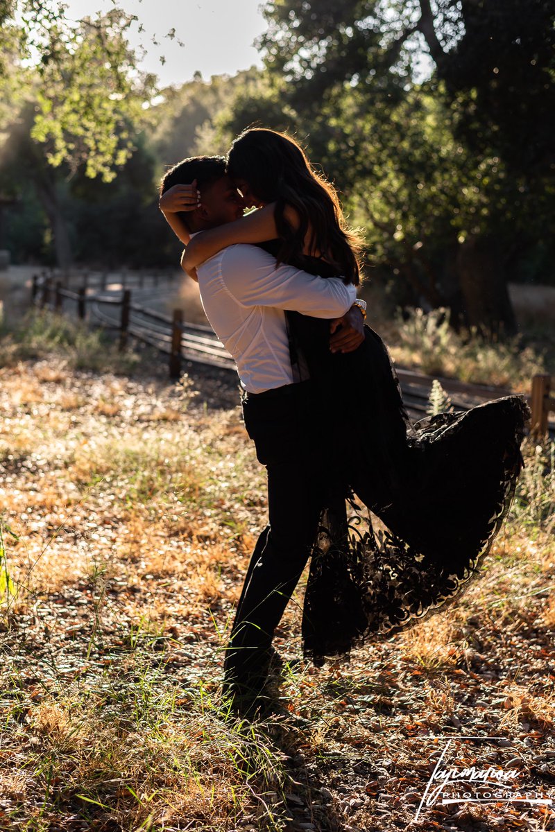 contreras_a01's tweet photo. okay but my engagement pictures 🥺😍❤️ https://t.co/PkVvthdLvL