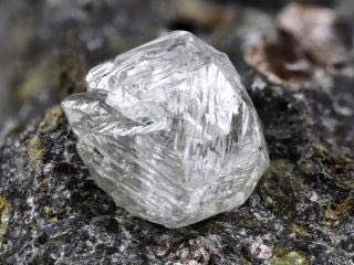 QuantumAg's tweet photo. Mysterious Mineral from Earth's Mantle Discovered in South African Diamond https://t.co/GE2Ktfm6nx https://t.co/U3V1vpCwz5