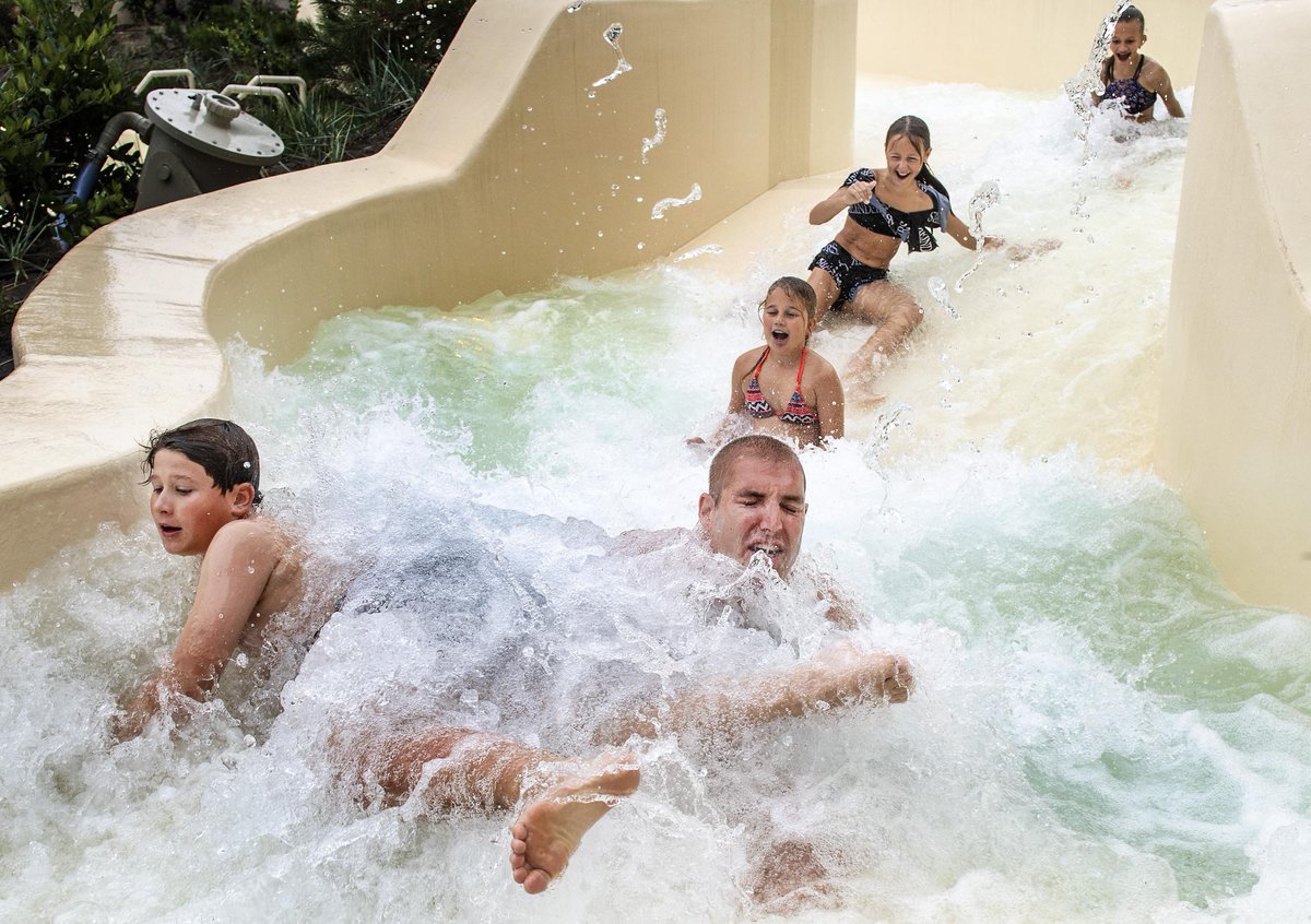 Maarten van der Weijden opent nieuwe wildwaterbaan in Zandvoort dlvr.it/RDnSKW