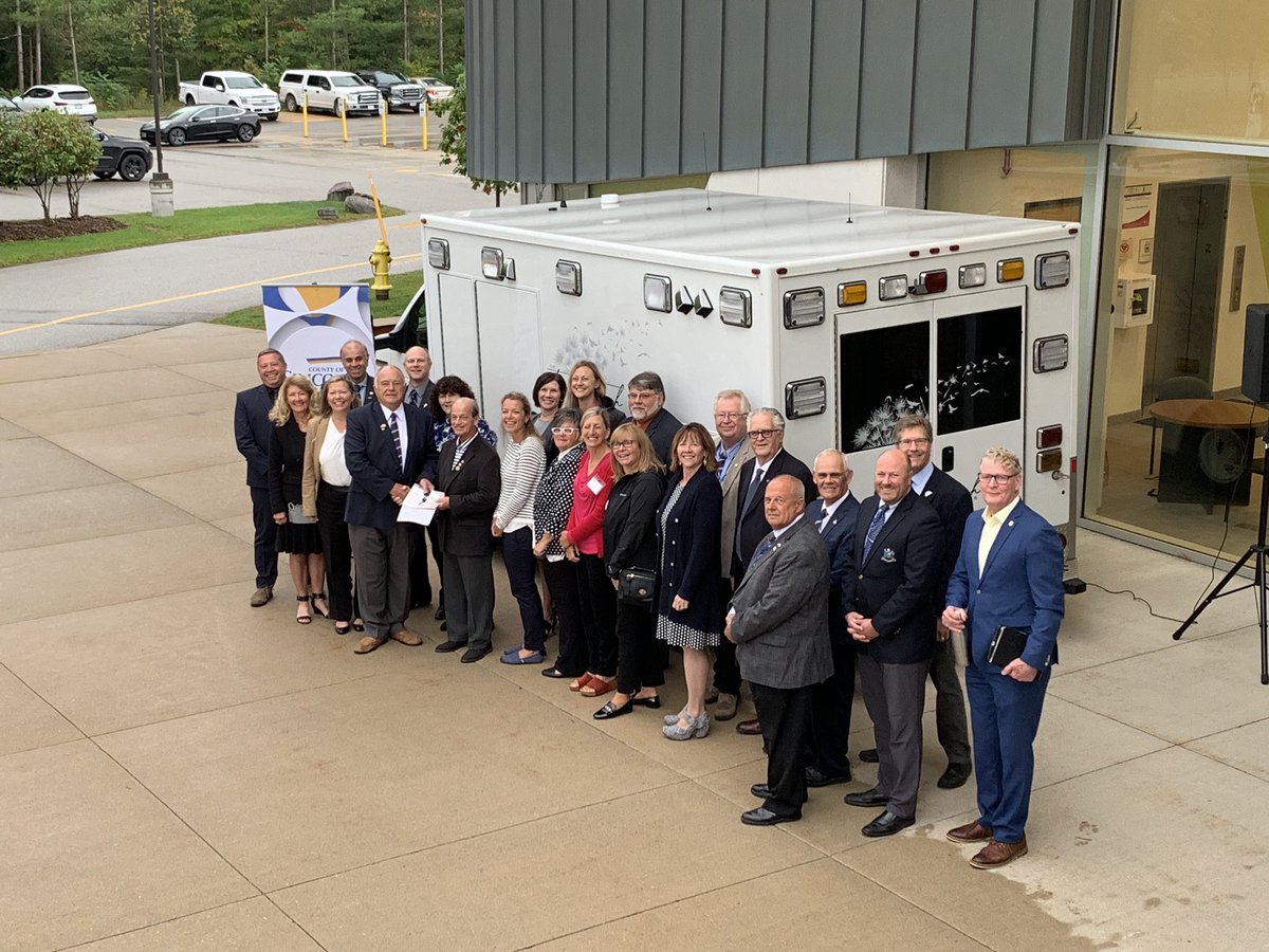 simcoecounty's tweet photo. This morning the #CountyofSimcoe breathed new life into a decommissioned vehicle through its donation to @LivingWishFdn.

After 6 years of service, this former @simcoecountyPS ambulance will continue to serve #simcoecounty residents as a patient transportation vehicle. #community https://t.co/z7Y9BCmVg6