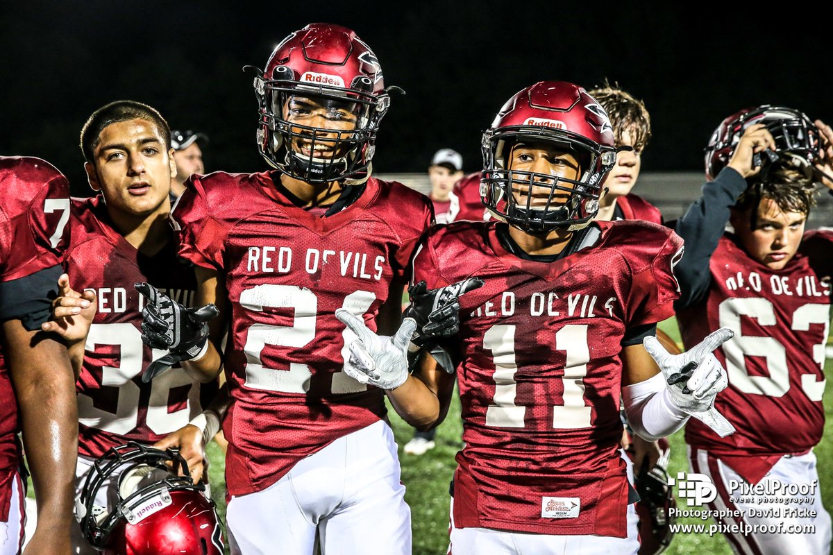 PixelProof's tweet photo. .@RedDevilsFB JV https://t.co/AV5uJwHy88