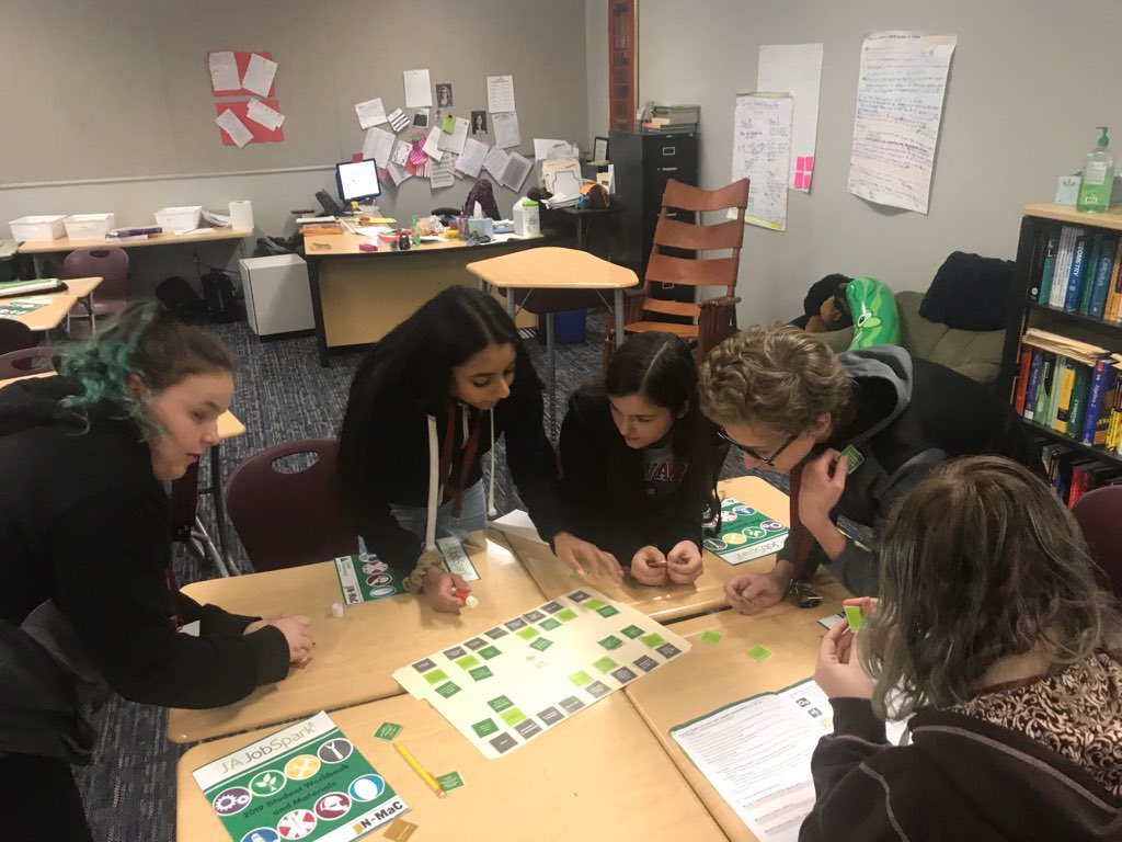 LHCGalaxy's tweet photo. Galaxy students preparing for Job Spark #jobspark #lhc #wearewayne https://t.co/9LfwJ0Qg0i