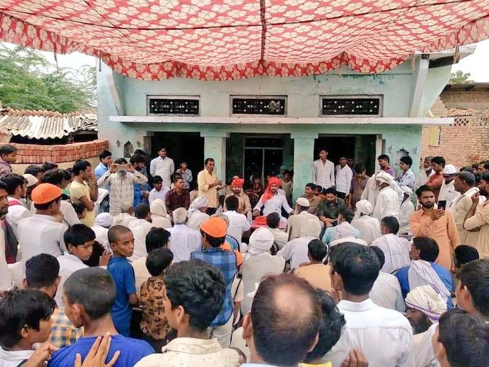 Raheeshakhanmla's tweet photo. जालीकी गाँव की सरदारी का बेहद शुक्रिया।

आप के प्यार, मान सम्मान का जितना धन्यवाद करें कम है, वक़्त आने पर आपके लिए हर क़ुर्बानी देने को हम तैयार हैं।

एक बार फिर आपकी सरकार, मनोहर सरकार।
@narendramodi
@mlkhattar 
@cmohry 
@BJP4India 
@BJP4Haryana 
@subhashbrala 
@aniljaindr https://t.co/jqCCXwV4y9