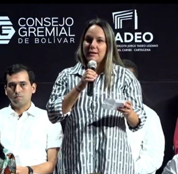 CamilaSalas's tweet photo. En el marco del debate #Convencenos preguntamos a candidatos a la Alcaldia sobre sus propuestas para seguir posicionando a Cartagena como un destino de inversion de talla mundial y como afrontarian los retos que tenemos. https://t.co/xReAC5lQgo