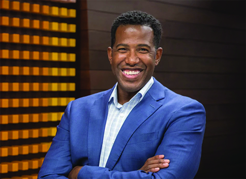 dmeik's tweet photo. PwC's culture is driven by unique people and perspectives. @workwithrod sits down with @INSIGHT_News to talk cultivating a diverse and inclusive workforce. https://t.co/QLAF4IGxJr https://t.co/5jNKByGPM7