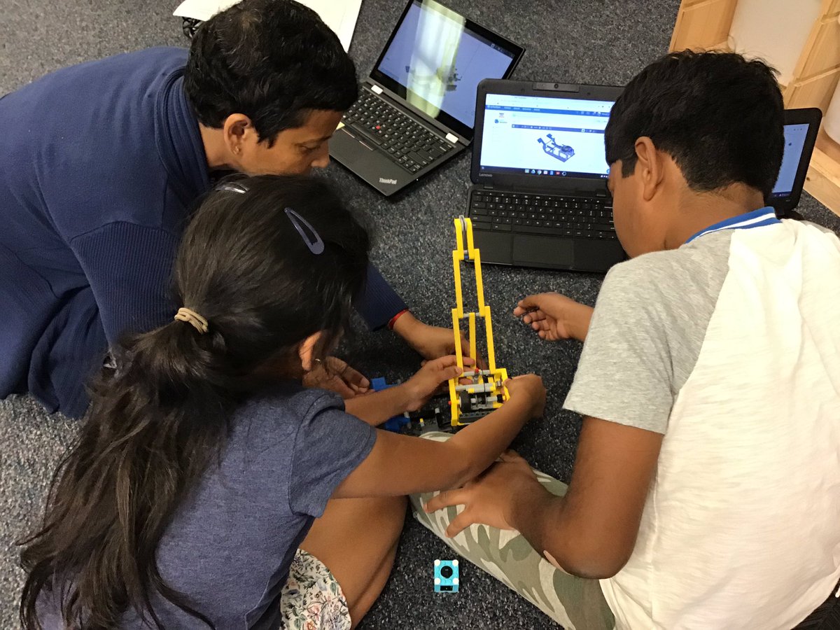 WillowBendFLL's tweet photo. Working on building mission models! Excited for the season! @firstlegoleague #CityShaper https://t.co/KFNAU3nshx
