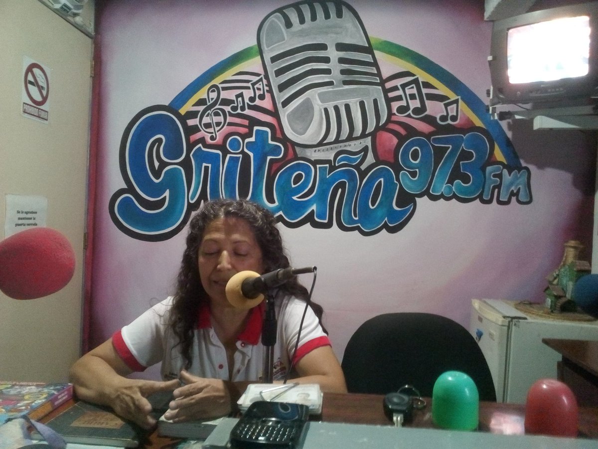 Programa de la defensoría educativa por Griteña 97.3 fm. los martes de 12 a 1pm. con la conducción de la abogada Mirian Zambrano.