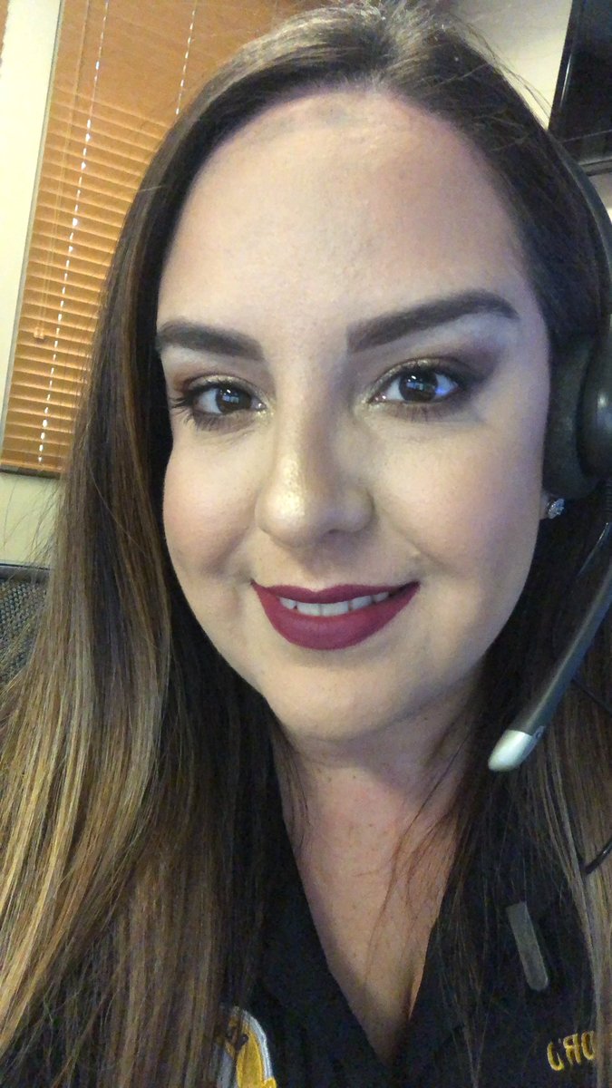 ambular1304's tweet image. Back on that work flow... feeling this lip color @stilacosmetics #IWantFallWeather #Makeup #IFeelPretty @tartecosmetics for my eye look