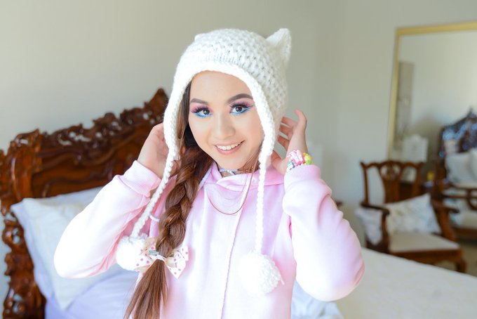 Never not adorable @ElleVoneva 💜 #LittleAsians https://t.co/0lVpOPuBNV<a class="tags" target="_blank" title="On Twitter" href="/?out=eyJ0eXAiOiJKV1QiLCJhbGciOiJIUzUxMiJ9.eyJpYXQiOjE3MjA3NjgzNzUsImlzcyI6InR3cG9ybnN0YXJzLmNvbSIsIm5iZiI6MTcyMDc2ODM3NSwiZXhwIjoxNzUyMzA0Mzc1LCJyZWRpcmVjdF91cmwiOiJodHRwczovL3R3aXR0ZXIuY29tL0VsbGVWb25ldmEifQ.wemCjKq_oizCKPzU4HKZbPSLrY5CpXsiauLT87qIHL8GCgeUObslutS7mlufoxqqrX6u1tQ3kzSMWrtQMMdL0w">@ElleVoneva</a><a href="/tag/littleasians"class="tags">#LittleAsians</a>