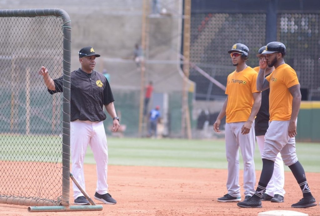 Omar Ramírez, coach de banca, desde hoy en el #AguilasCamp2019.

#ElVueloNoSeDetiene #EsTiempoDeAguilas