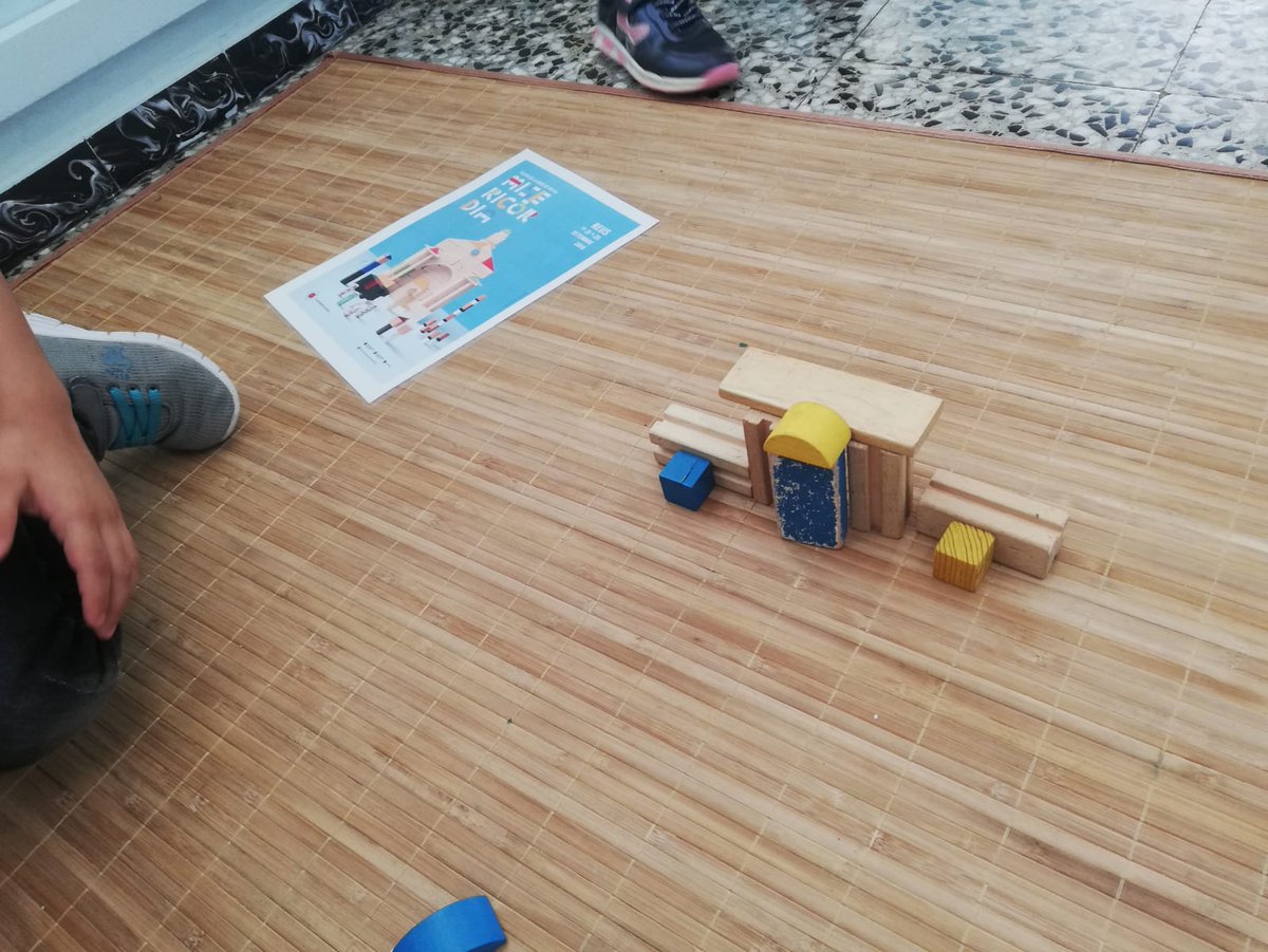 ESCmariafortuny's tweet photo. La classe del Lleó de 1r hem utilitzat les peces de construccions per reproduir el cartell de Misericòrdia 2019! Estem preparats per la Festa Major🎉
#Festajor #Reus #EscolaPúblicaReus #Misericòrdia19 https://t.co/UbkgEVWxXD