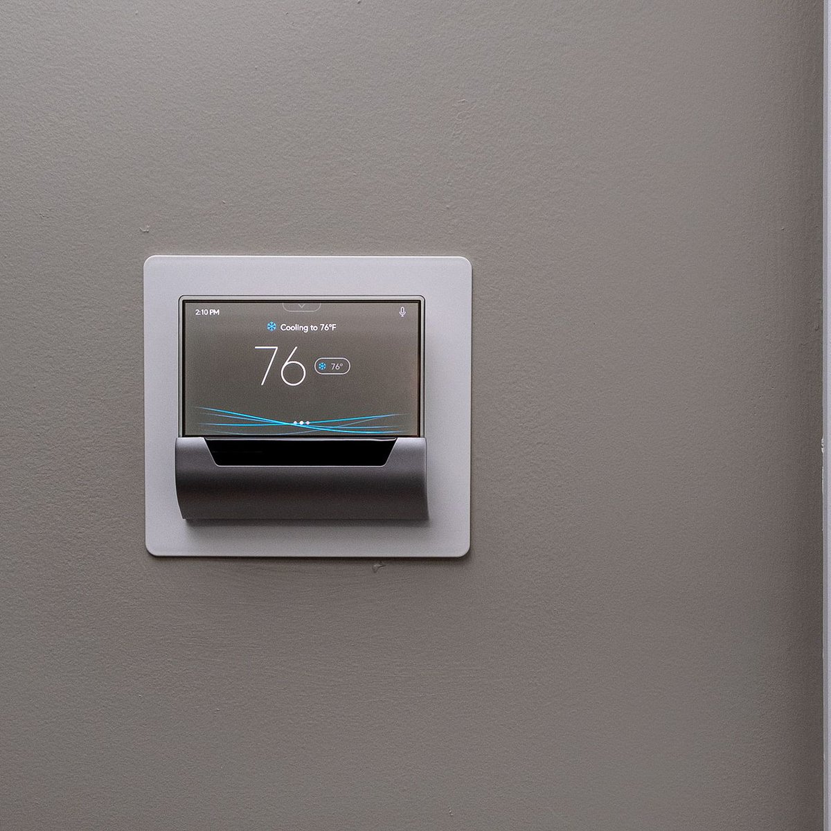 thibodeauxreed's tweet photo. Location, location, location! The location of your thermostat matters when measuring temperature. It's best to have it in the middle of your home for the most accurate readings. #KnowYourProduct #RealEstateIsMoreThanYouThink #KnowYourHome #RealtorLife #GetARealtor #HireAnExpert https://t.co/JWHBnv8Vtp