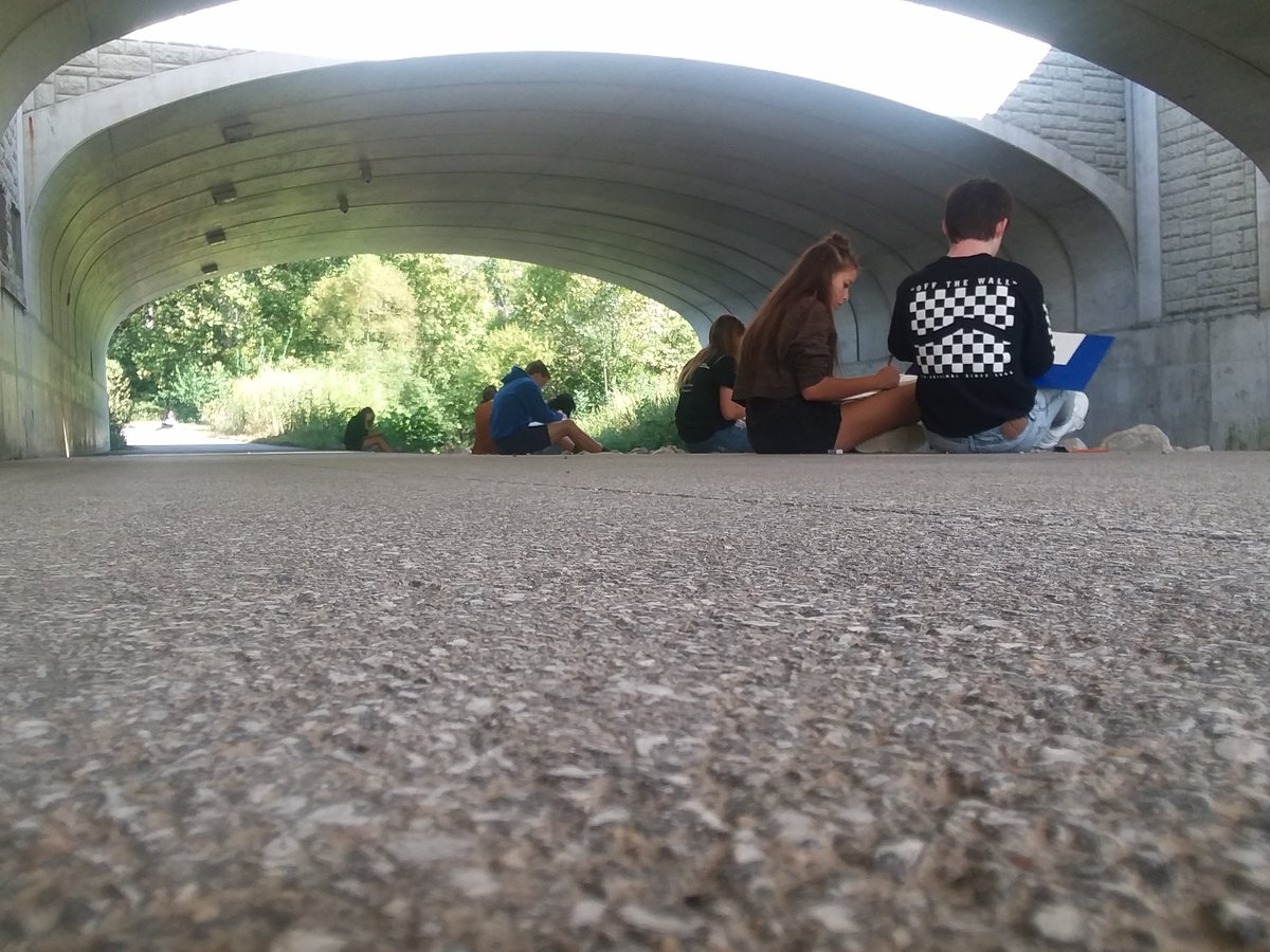 artedwith_coler's tweet photo. Going outside with the students to work on observational techniques, so excited to see how they turn out! https://t.co/HeR9OPDfoP