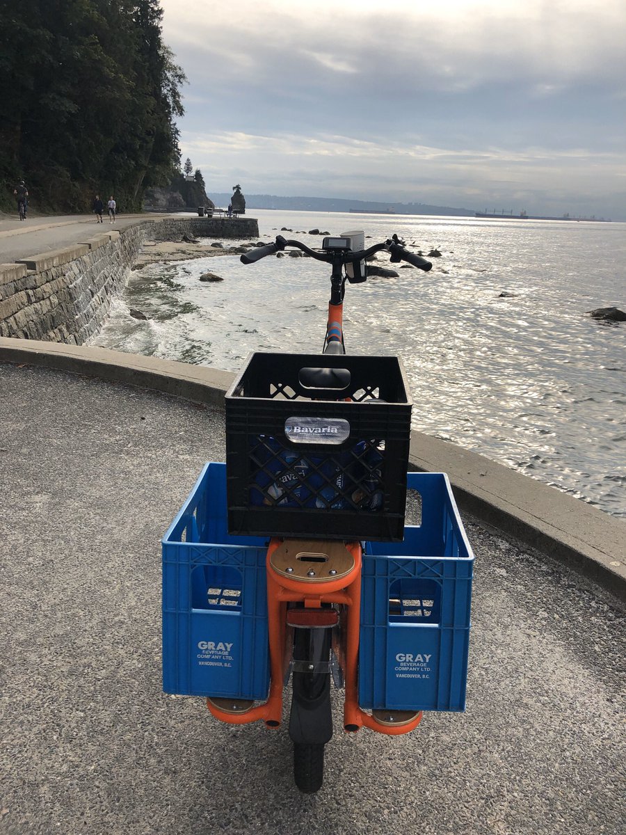 duncaroo's tweet image. How much stuff can you take on your #radpowerbike ?  Just got this #radwagon and added some vintage crates to haul beverages to the beach #radride