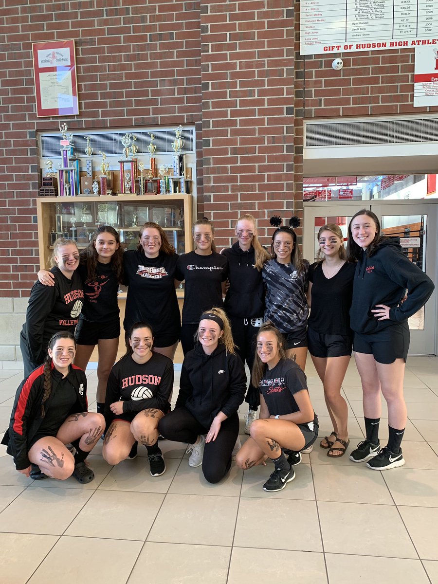 YURRRRRRR GAME DAYYYY❗️❕❗️❕WOMENS VBALL🏐 GOING TO BATTLE VS WHOEVER SHOWS UP ON THE BUS FROM NORTH MIDDLESEX🗑🗑🗑 EVERYONE WEAR BLACK AND GET UNBELIEVABLY ROWDY⚫️⬛️⚫️⬛️