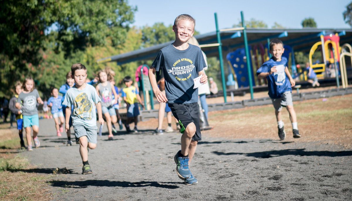 SierraViewElem's tweet photo. Sierra View put their running shoes on and had an awesome Jogathon. It was a perfect day! #sierraviewrocks #SoaRWithUs #happykids @ChicoUSD https://t.co/5ITAPmeqhy