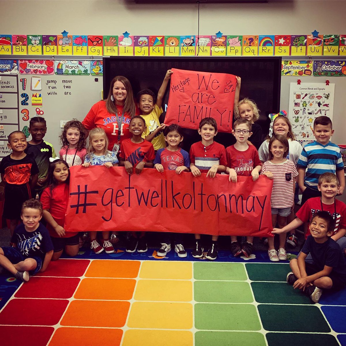Elliott_First's tweet image. We are showing our support for Kolton May today in our red, white, and blue! 💙❤️ #jav #misdproud #getwellkoltonmay #98 #wearefamily @javitovskyelem