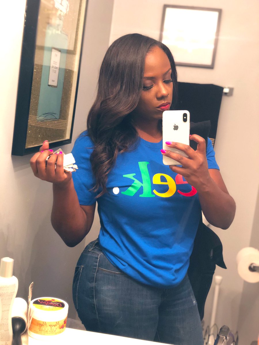 TIA_EWING's tweet photo. Rocking @FashionGeekZo today! https://t.co/DoamPRXvaQ