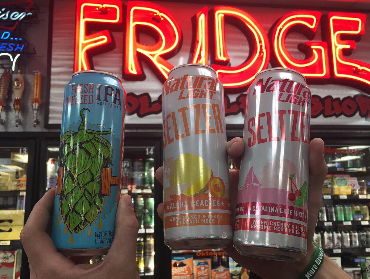 shopfridge's tweet photo. New stuff for you all on this beautiful Tuesday! The #voodooranger #hopavengeripa 🦸🏽‍♂️, and two rare/limited brews from #lagunitas #onehitterseries 🍻 and #bellsbrewery #doubletwoheartedale !🐟🛎 hurry in to try 

ALSO- #naturdays and #deschutes #freshsqueezed #ipa now in new sizes https://t.co/mfEQdfXx0A