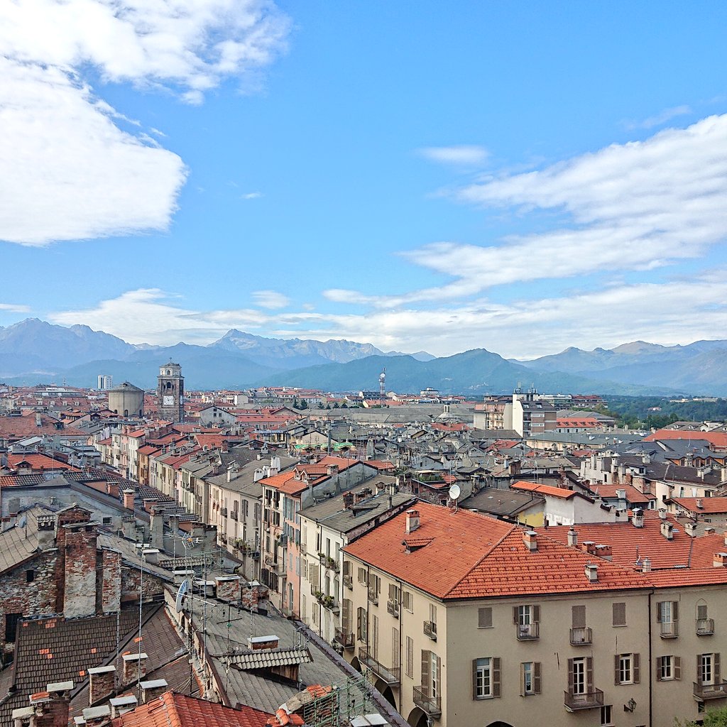 latitestella's tweet image. #FACEinitinere, c'est lancé ! Nouveau projet #ErasmusPlus de #FACEnetwork sur l'accueil de stagiaires/coworkers à la ferme et la formation, qui nous a permis ces jours de nous retrouver et découvrir un peu plus l'Italie à Cuneo 😊

#CeuxQuiFontLeLait #Fermier