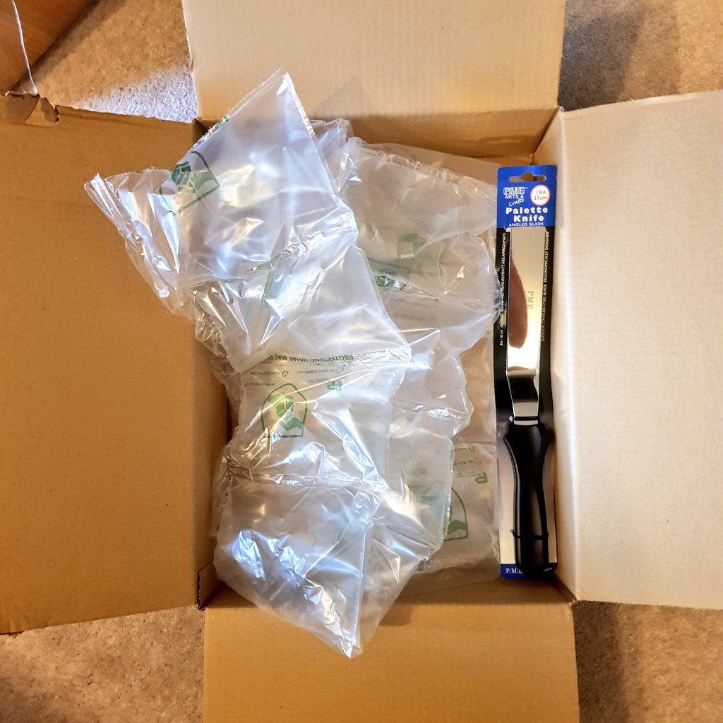 Wow @amazon how on earth have you not figured out a better packaging system! One tiny palette knife and huge amounts of plastic! #PlasticWasteFree