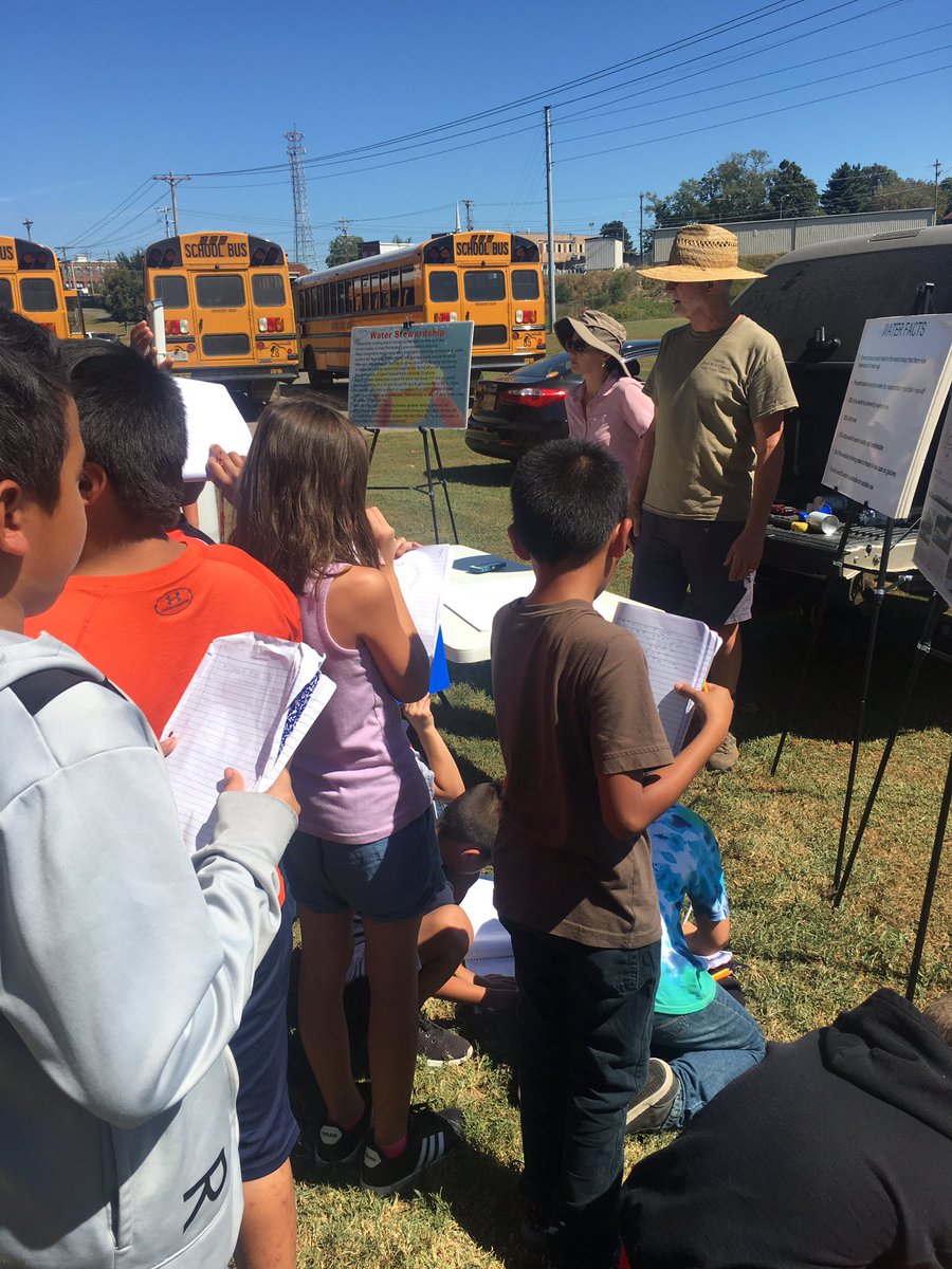 LearningElem's tweet photo. Learning Way 5th grade at Duck River fest.  Lots of good instruction. #doitthelearningway https://t.co/BpNkpuanFK