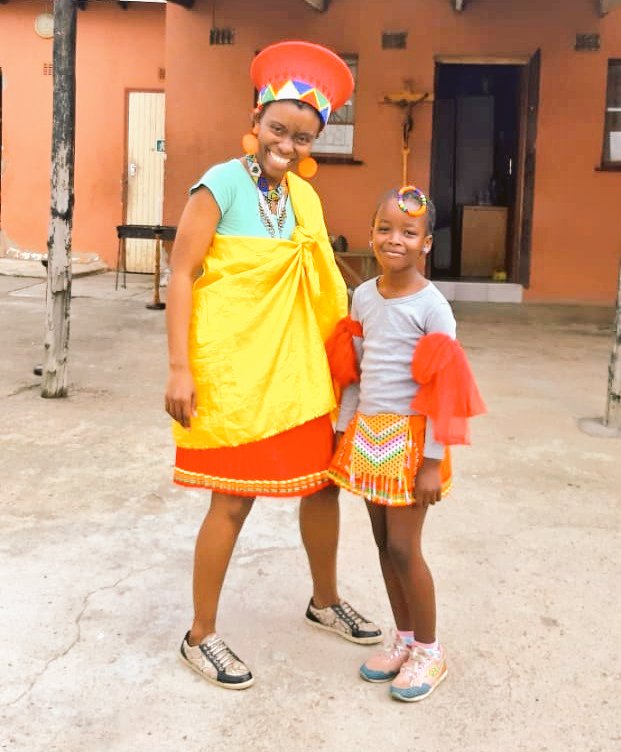 MrsB_Sonto's tweet photo. HERITAGE DAY Bring back #ubuntu
Back-to-basics #MrsB #lilitha #dontstoprunning #live_alive https://t.co/IkBa2vL9YT