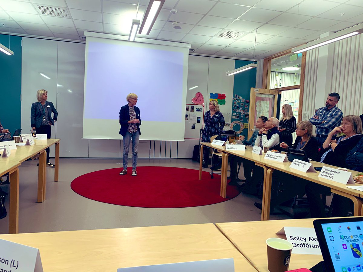 Tack Barbro, för strålande dragning kring Häggvik/Skälbyskolans arbete kring elevhälsan! Inspirerande också med den pedagogiska miljön på Skälby, önskar att jag hade fotograferat! <a href="/CharlotteMorck/">Charlotte Mörck</a> <a href="/freby_tina/">Tina Freby </a> #solskol Utbildningsnämnden Sollentuna