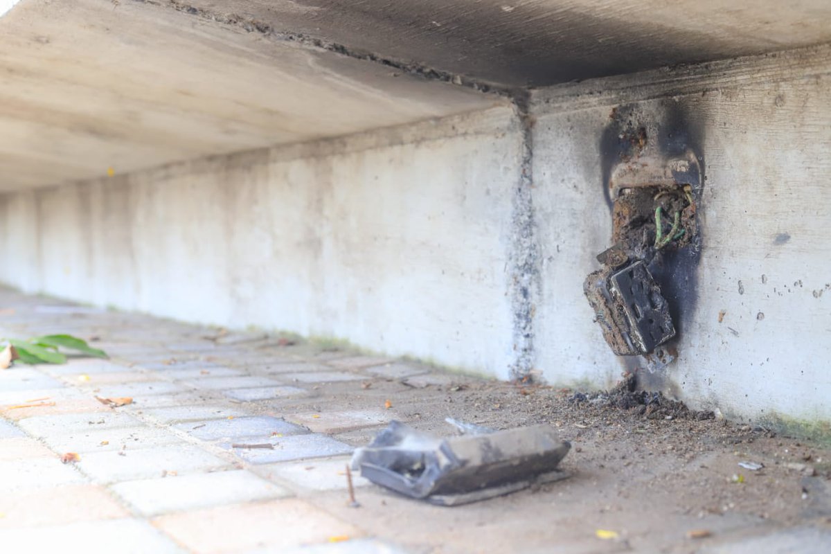 alcaldia_ss's tweet photo. 💔 Hemos encontrado algunos daños en el @ParqueCuscatlan y la basura está por todas partes. Nos encanta ver que los capitalinos y demás visitantes lo disfruten, pero también nos indigna que no lo cuiden. ¡Ayúdanos a cuidarlo y a mantenerlo limpio! https://t.co/kaxquaCQLl