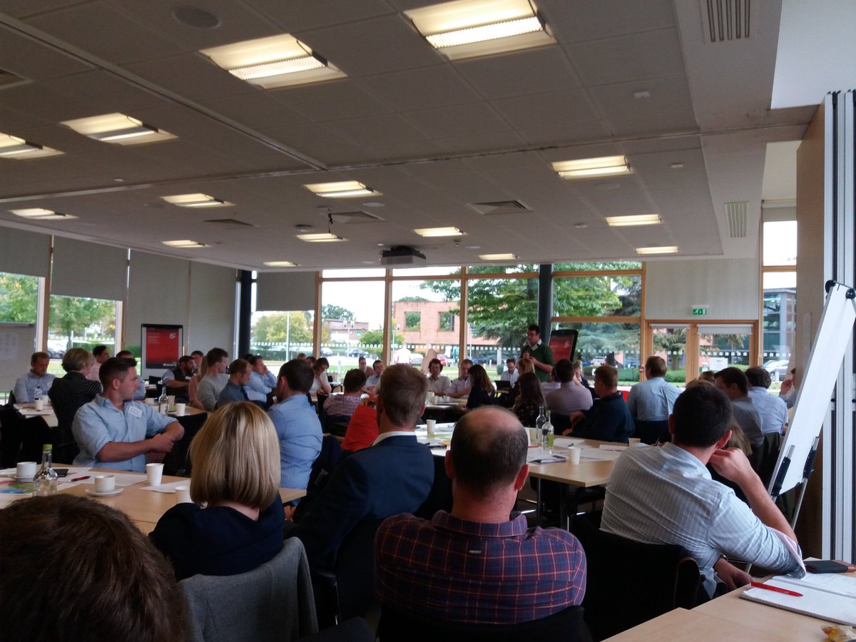 NFU_Poultry's tweet photo. Great to have past participants from the #poultryindustryprogramme join today's UK Next Generation conference, discussing net zero &amp; skills and training. A need clearly identified for collaborative working across sectors &amp; regions #FarmingNextGen #FutureMakers #Poultry https://t.co/Dt4UpKTACP