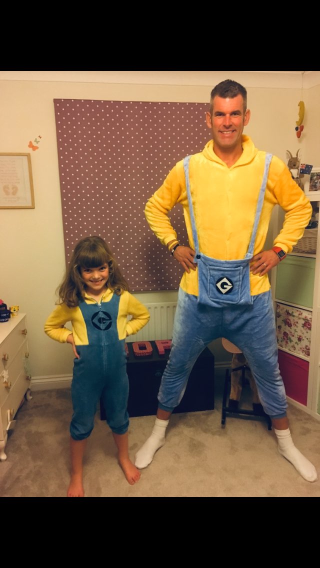 realhanharper's tweet photo. @robbiewilliams Brilliant! That’s @Stretch51978 sorted then! We have matching Minion Onsies! 💛👌🏼🤣 https://t.co/R9u09n4ueM