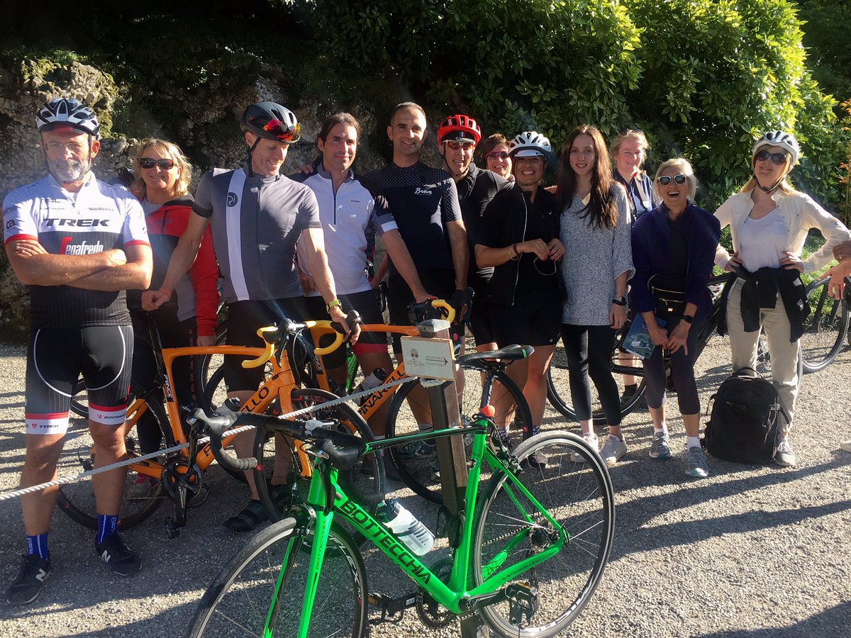 Atim70's tweet photo. Trova il Pavese 😎 #giardini di @VillaMelziDEril #presstour #cycling #cyclinside #giardinidivillamelzi #bellagio #lakecomo #autumn #beautifulseptember https://t.co/GpFJWmnGs6