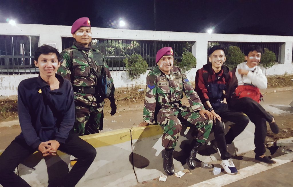 Mahasiswa dan Marinir Mahasiswa dan Marinir
