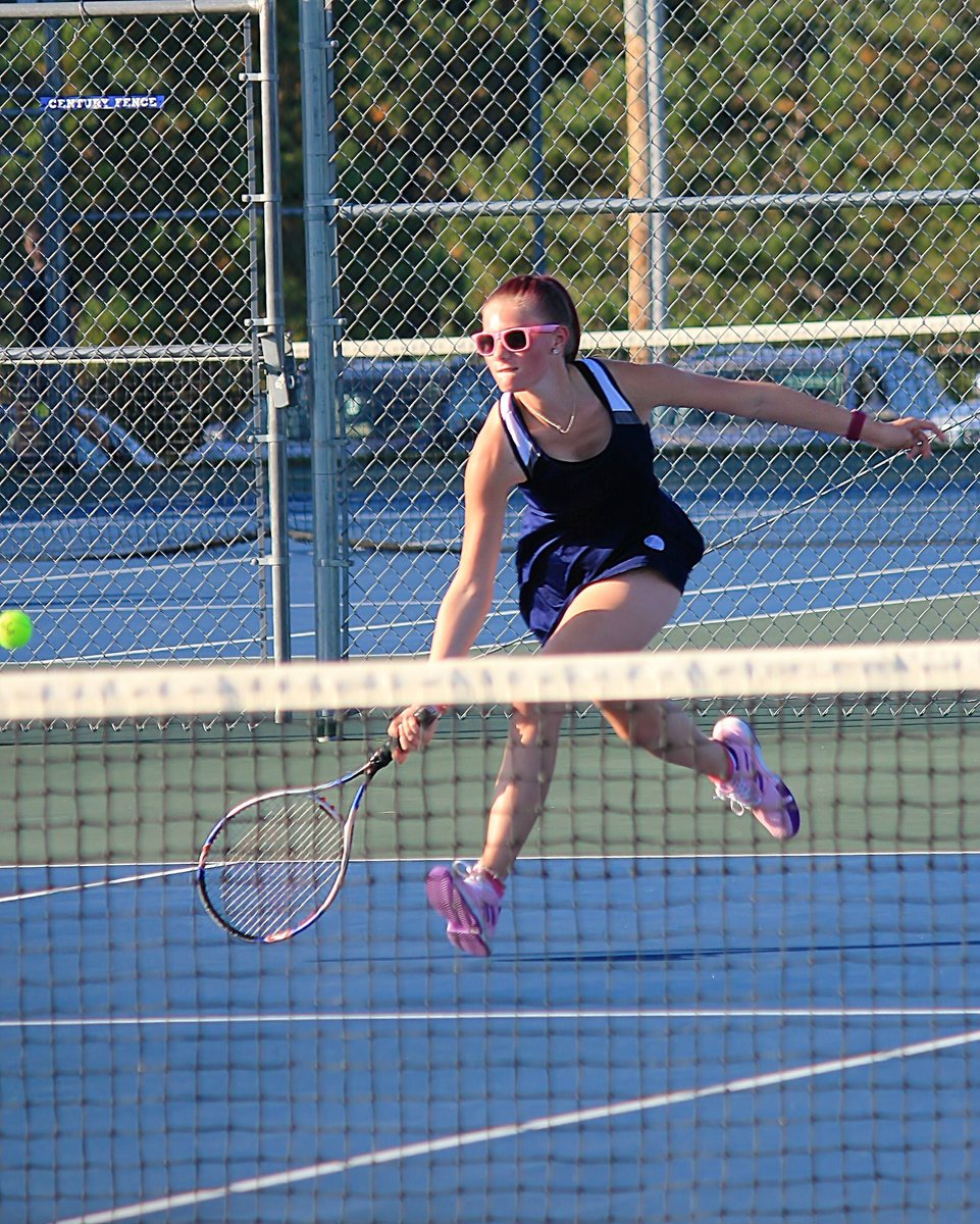 heatheryruth's tweet photo. Pics of the last#hometennismatch of the season! Not only did Hal play her #varsity #number2singles match but Pipes also got to suit up and play #juniorvarsity #doublestennis as well! Both played very well! #UnityEaglePride #tennissisters #highschooltennis #unityeaglestennis https://t.co/BJW7iW0ae8