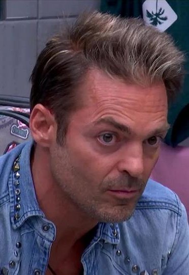 Joserca2's tweet photo. ¿A quien echamos? #GHVIPLimite2
RT 🔁VIP HUGO
MG ❤VIP NOEMI https://t.co/oL6xjIsdV9
