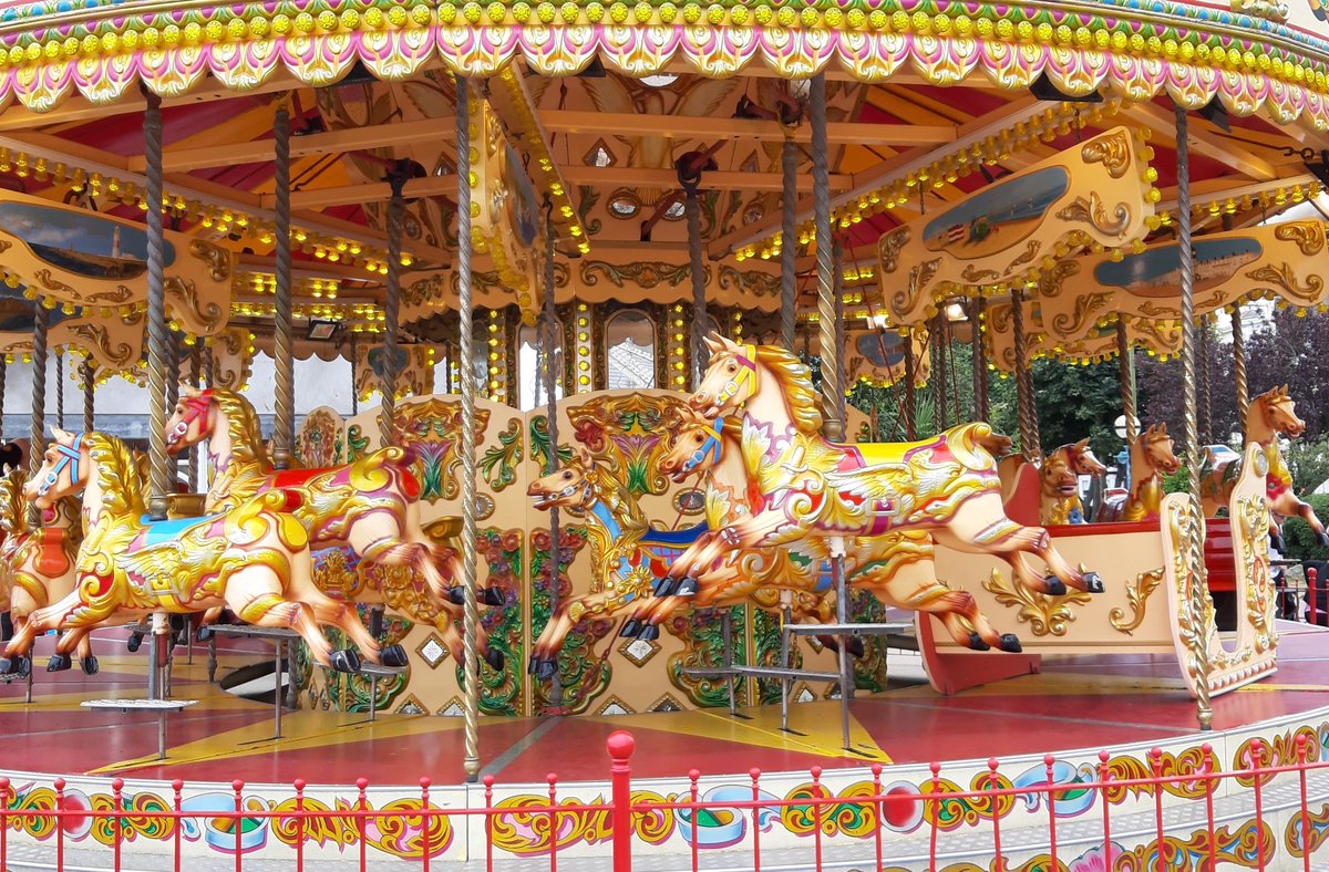 BournemouthGaSP's tweet photo. 💖🎶 It is of course Rodgers and Hammerstein's

🎠"CAROUSEL"🎠😍

There will be OPEN AUDITIONS for this show!
Keep an eye on our Website https://t.co/T5n4JGg1em
Sign up to our mailing list https://t.co/tZRBSl52Me

https://t.co/NHOfAwqhAq https://t.co/NBDAnHgV3x