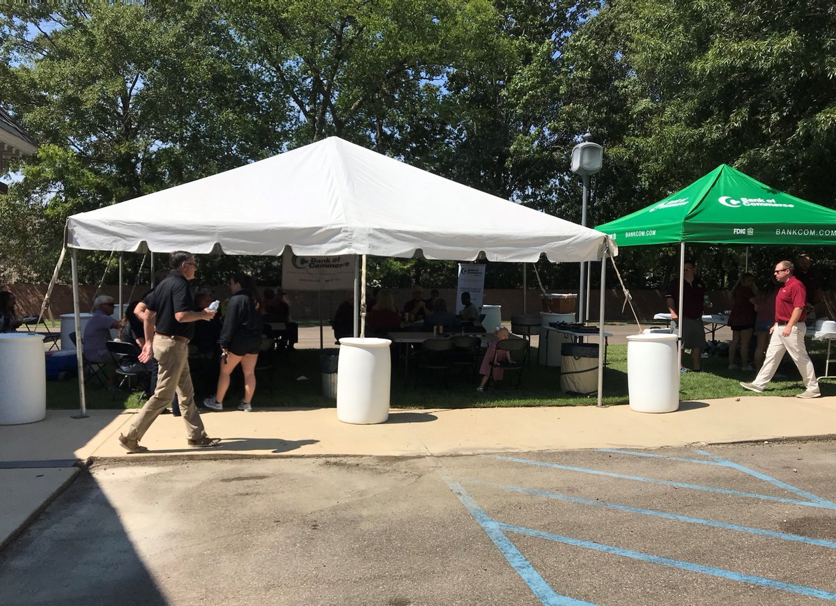 Starkville_PD's tweet image. Thank you Bank of Commerce Starkville for feeding area first responders before a long night of Bulldog Bash Friday, September 20, 2019!

We still have so many people to thank for making Bulldog Bash 2019 a success! #bulldogbash2019