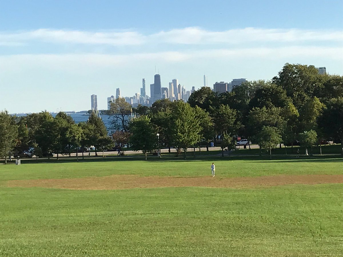 DePaulPrepAD's tweet photo. One last picture before the 2nd half. No better place to be than ⁦@DePaulPrep⁩ #OneDreamAllIn https://t.co/2OQLEqWMqZ