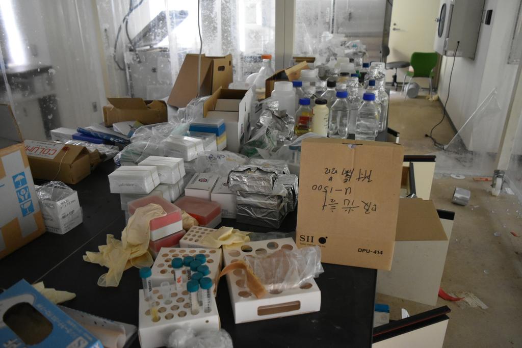 かわうそ 富山心霊スポットツアー 小矢部市 バイオハザード研究所 シゲタ動物薬品工業の廃社屋 未承認 の薬品を違法販売したとして07年に社長ら5人が逮捕 翌年倒産 前身の会社時代には犬猫を置き去りにする事件を起こす 内部は薬品や実験機材が